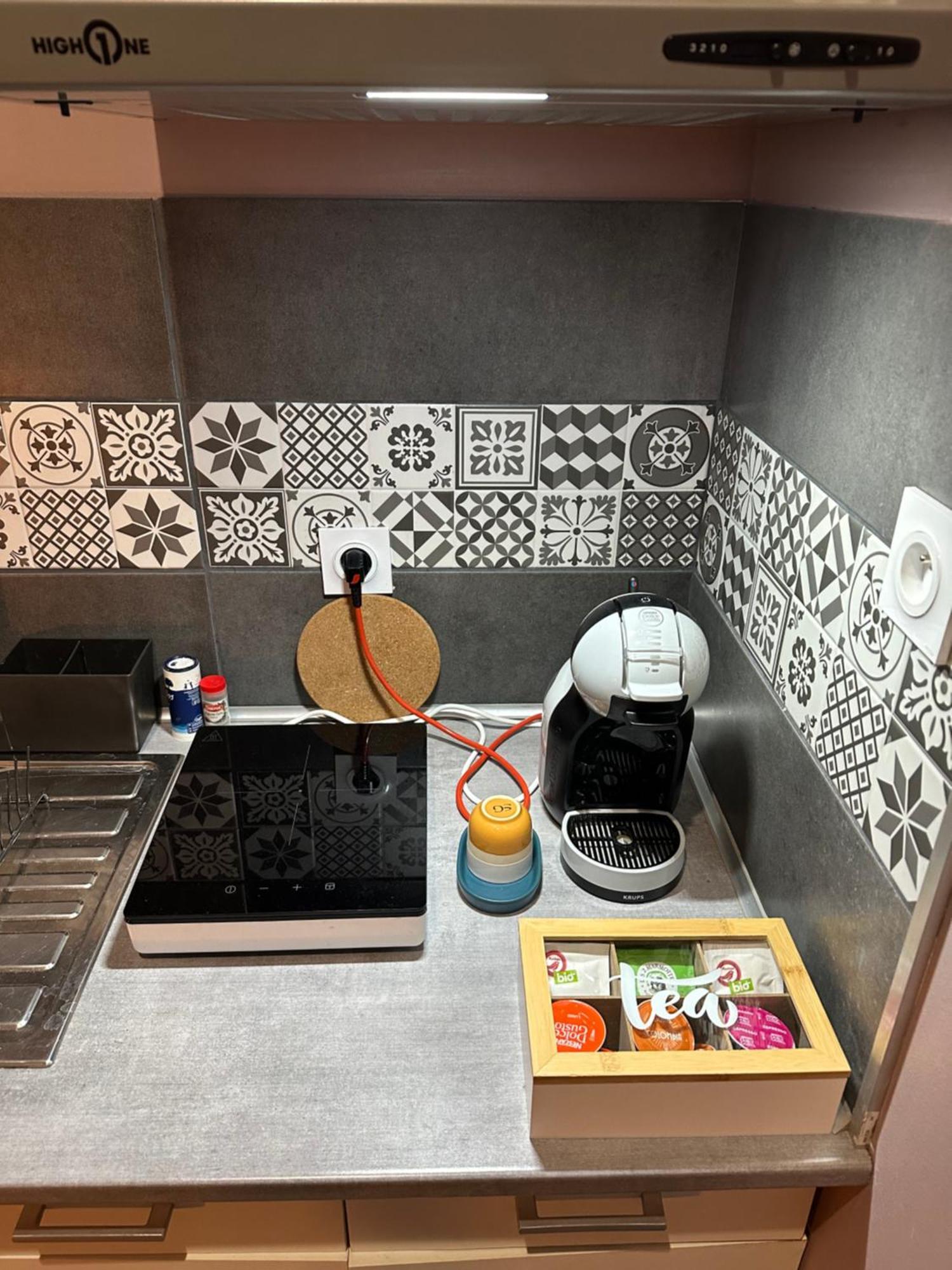 La Tiny : Adorable Petit Studio /Parking Gratuit. Angoulême Eksteriør bilde